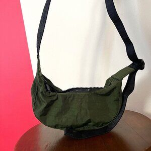 BAGGU Mini Crescent Crossbody Bag